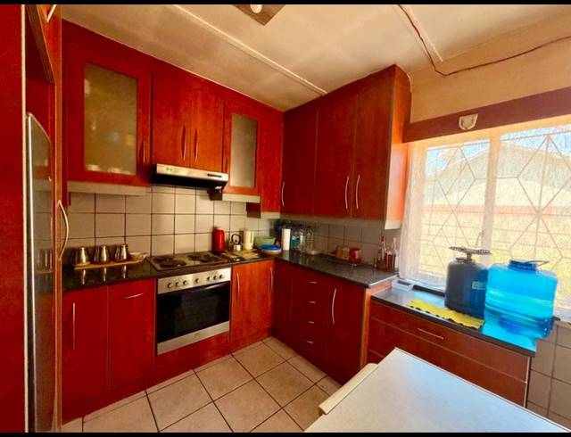3 BEDROOM HOUSE FOR SALE IN VANDERBIJLPARK CE 2